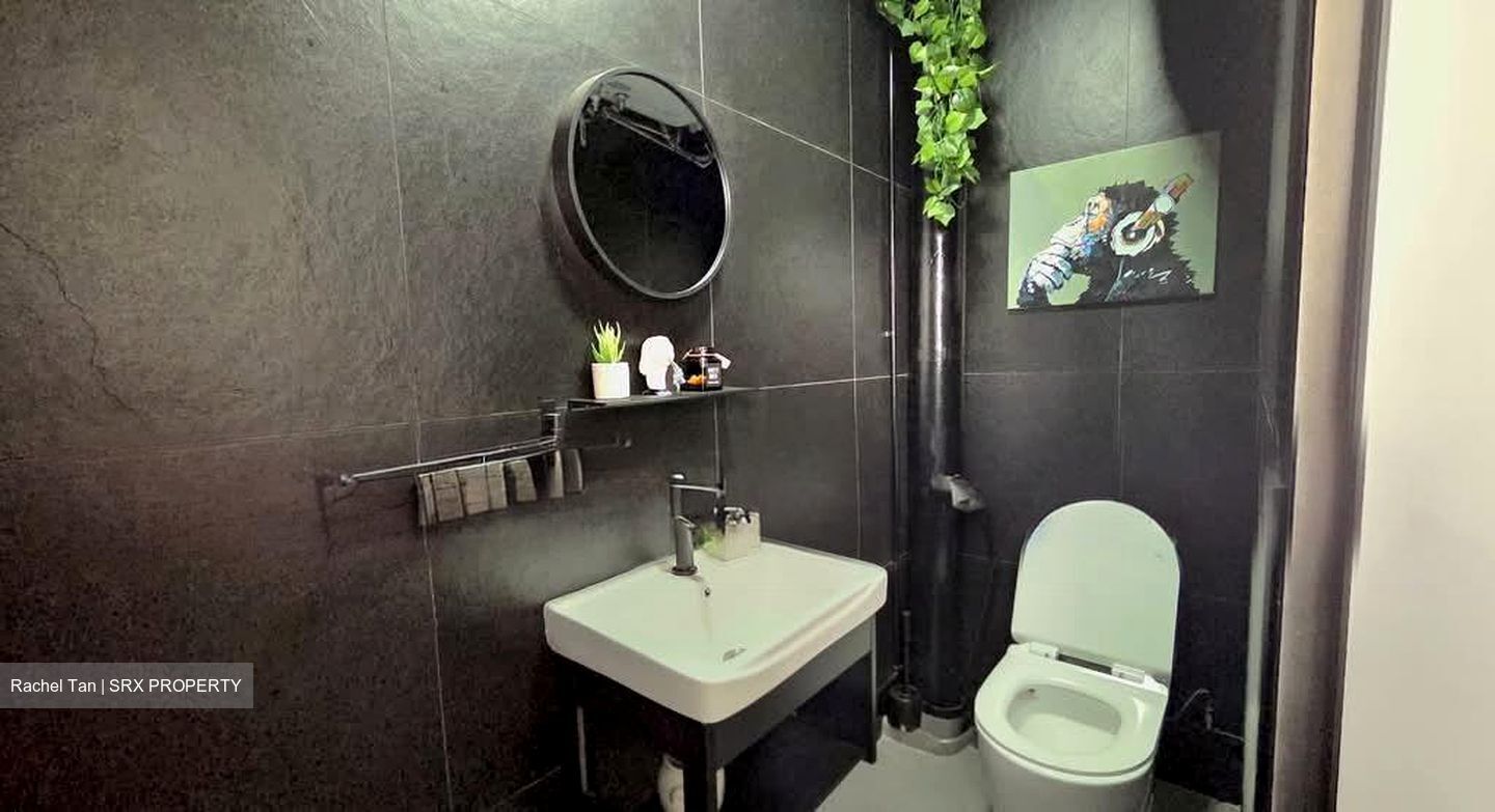 Blk 330 Bukit Batok Street 33 (Bukit Batok), HDB Executive #579723901
